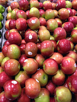 a pile of apples 