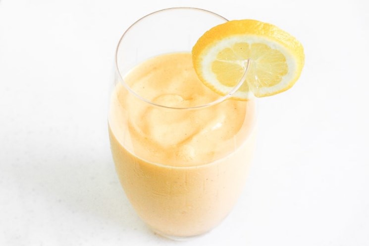Healthy Mango Yogurt Smoothie #healthydrink #smoothies