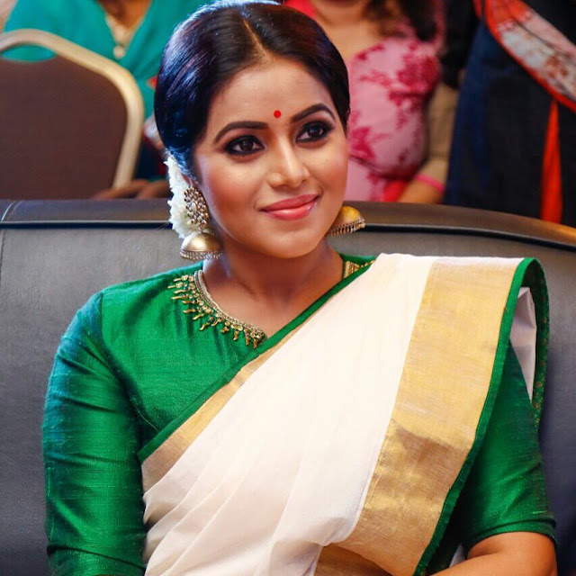 Actress Poorna beautiful saree photos Actress Poorna beautiful saree photos