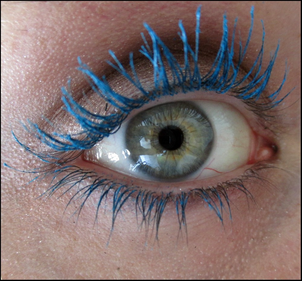 MAQUILLAGE N°22 Le nouveau mascara turquoise de Gemey Maybelline, collection URBAN SURF. La