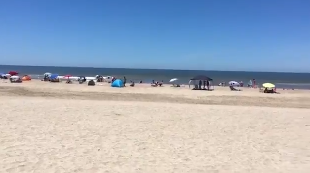 Playas vacías: la elevada inflación que el Gobierno no puede controlar y la pérdida de puestos de trabajo afectan como nunca a la temporada