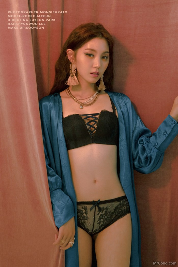 Lee Chae Eun's beauty in lingerie, bikini in November + December 2017 (189 photos)
