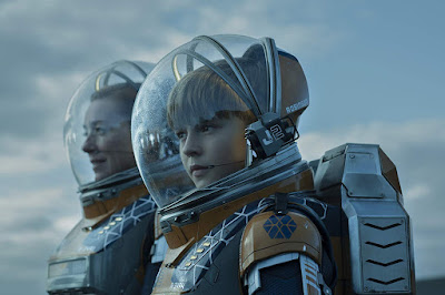 Lost In Space Season 2 Image 10