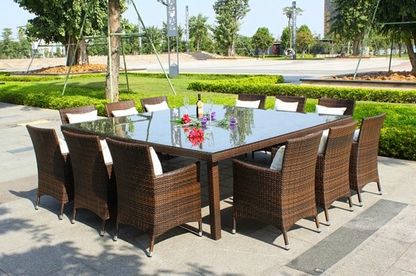 Rattan table – many great examples!