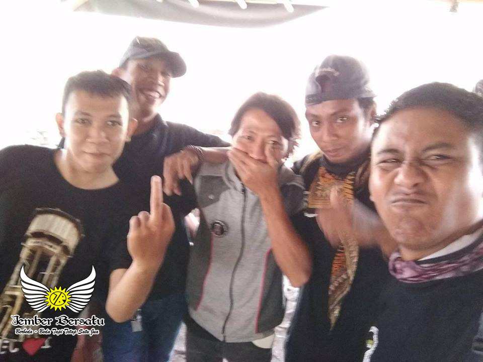 DHEMITS KUI BERBEDA - BEDA TAPI TETAP SATU JUA