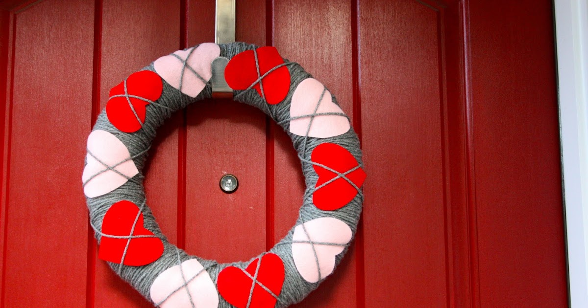MOM: Simple Valentine's Day Wreath