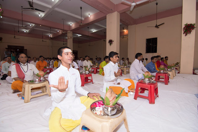 Mahayagya for the soldiers, in the Kalkaji Temple Mahayagya for the soldiers, in the Kalkaji Temple