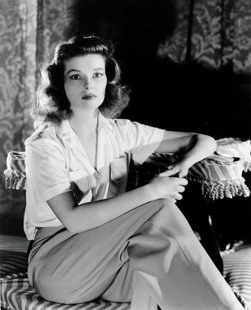 A PERSON IN THE DARK: Katharine Hepburn Style: She Puts Her Pants on One Leg at a Time