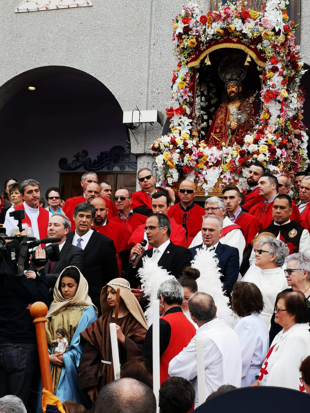 FESTAS DO SENHOR SANTO CRISTO DOS MILAGRES DE MONTREAL MANTÉM