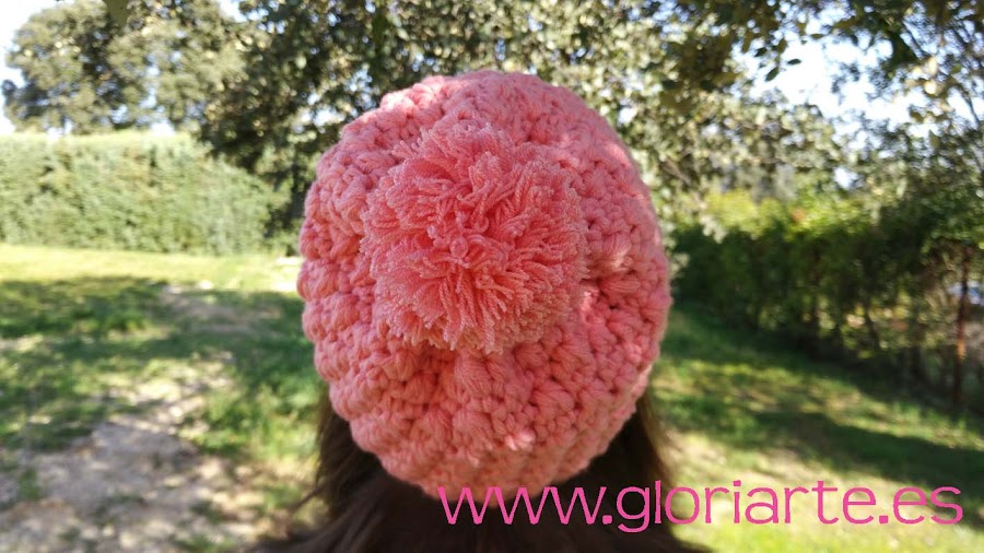 vista trasera del gorro de ganchillo