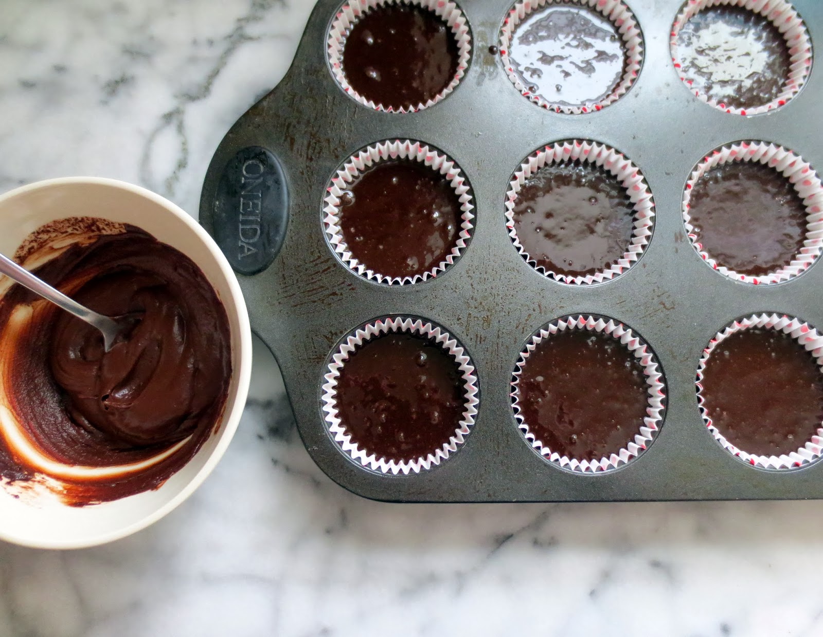The Owl with the Goblet: Chocolate Ganache Filled Chocolate Cupcakes ...
