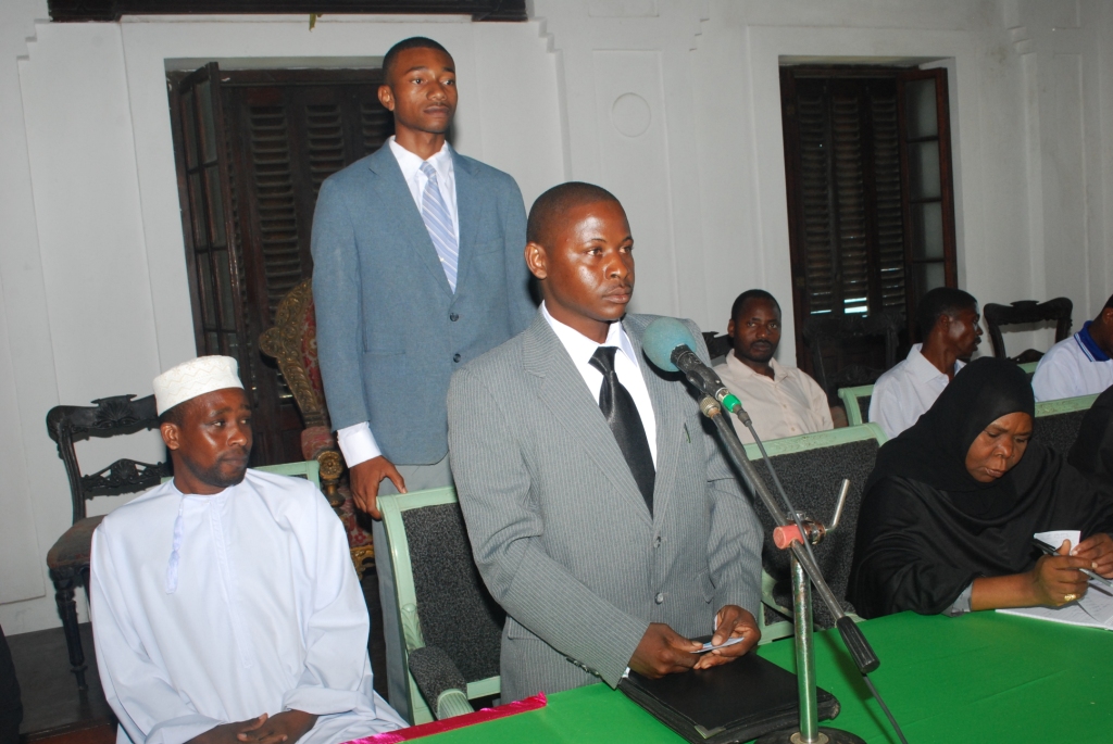 Burudan Mwanzo - Mwisho: CHUO CHA UTAWALA WA UMMA ZANZIBAR CHAPATA RAIS ...