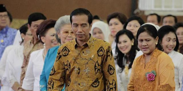 Jokowi Hadiri Acara Pernikahan Keponakannya