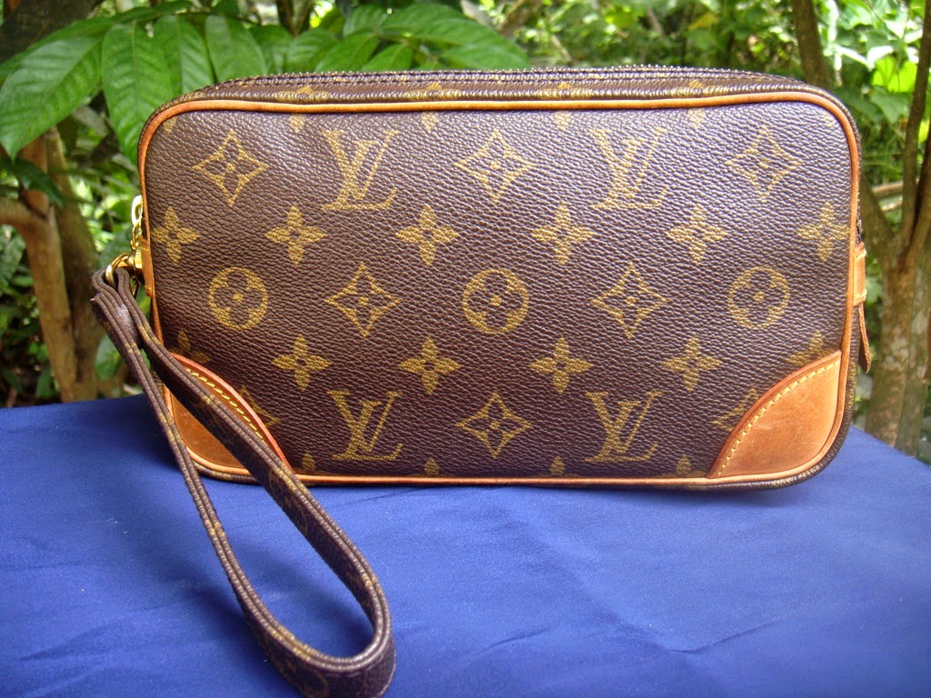 Louis Vuitton Vintage Monogram Marly Dragonne Clutch Pochette Bag For Sale  at 1stDibs
