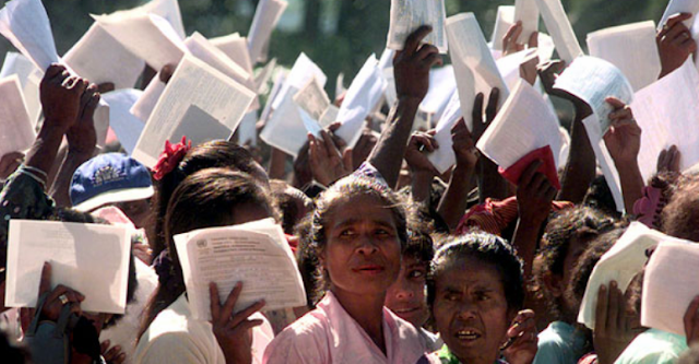 30 DE AGOSTO DE 1999 | "SIM, QUEREMOS TIMOR-LESTE LIVRE E INDEPENDENTE" - referendo