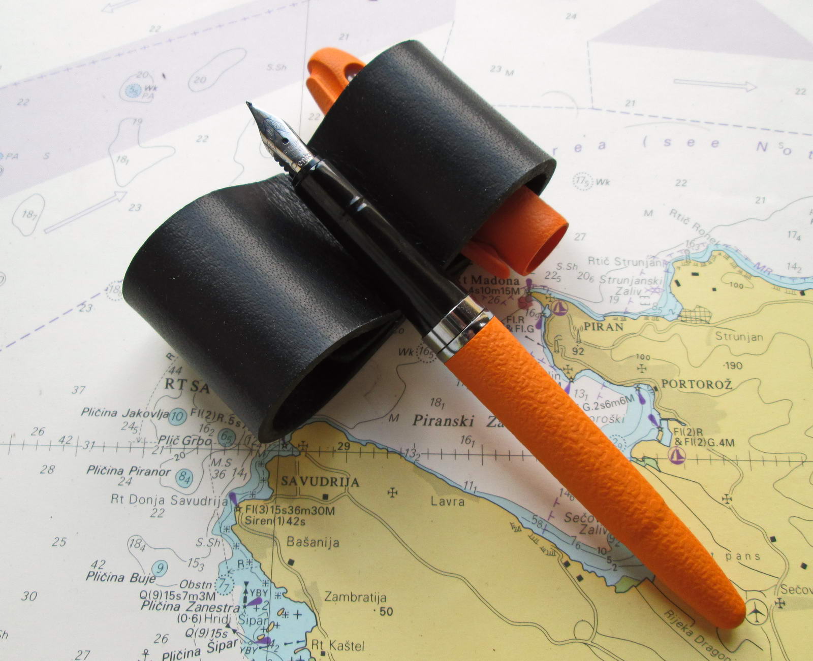 aniki fountain pen pillow dolma kalem