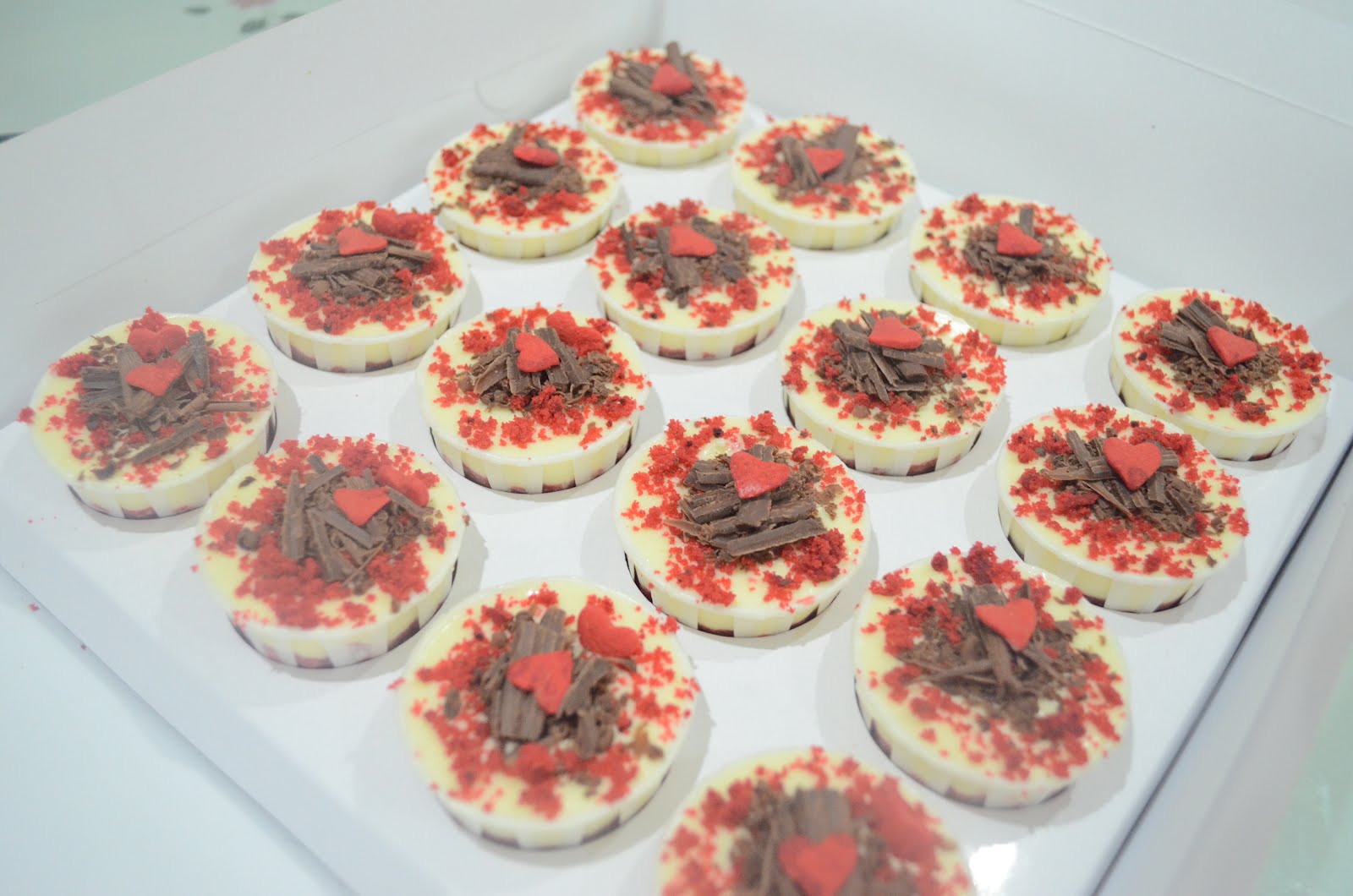 ♥Precious Oven Services♥ hantaran Cake, RV, &amp; Rainbow cake