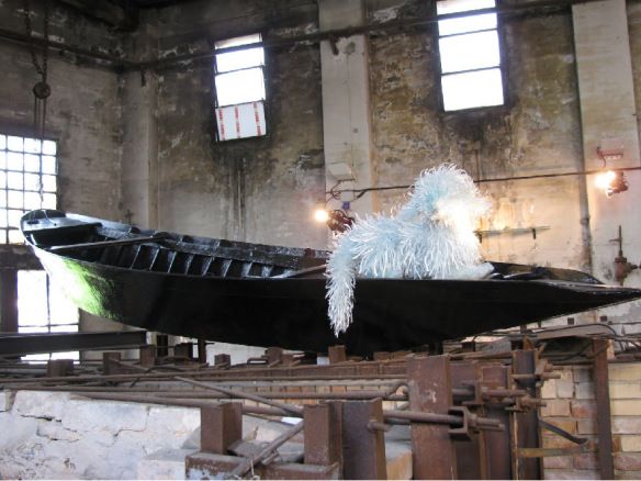 Bingung Memanfaatkan Pecahan Kaca? Mungkin Kamu Bisa Meniru Membuat Patung Menggunakan Pecahan Kaca Ini Bingung Memanfaatkan Pecahan Kaca? Mungkin Kamu Bisa Meniru Membuat Patung Menggunakan Pecahan Kaca Ini