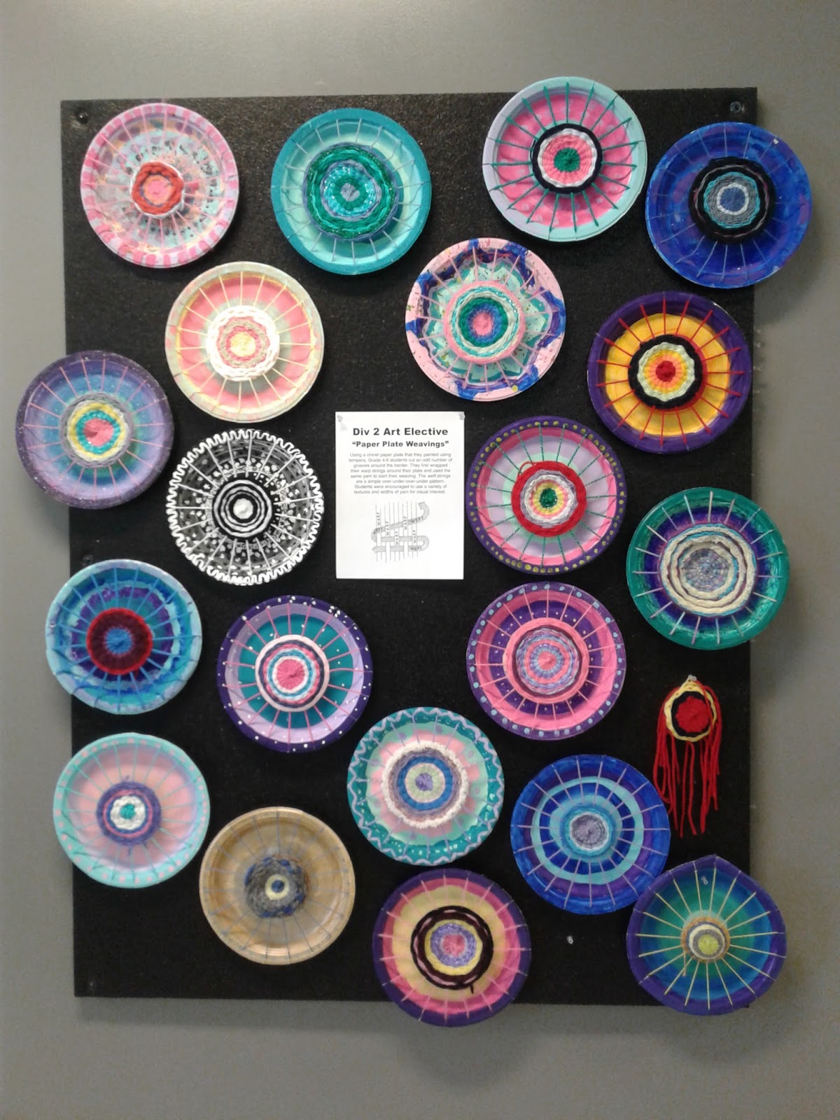 a faithful attempt Painted Paper Plate Yarn Weaving