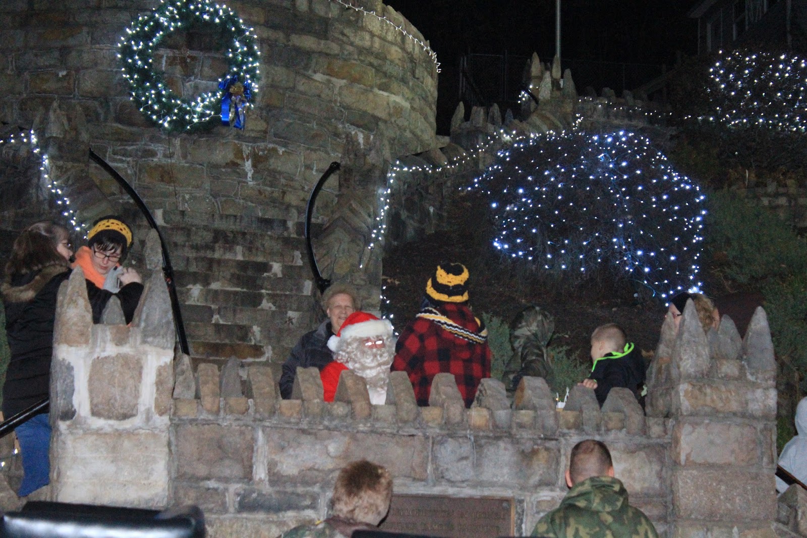 Santa Claus Arrives and Lights Christmas Tree in Ashland