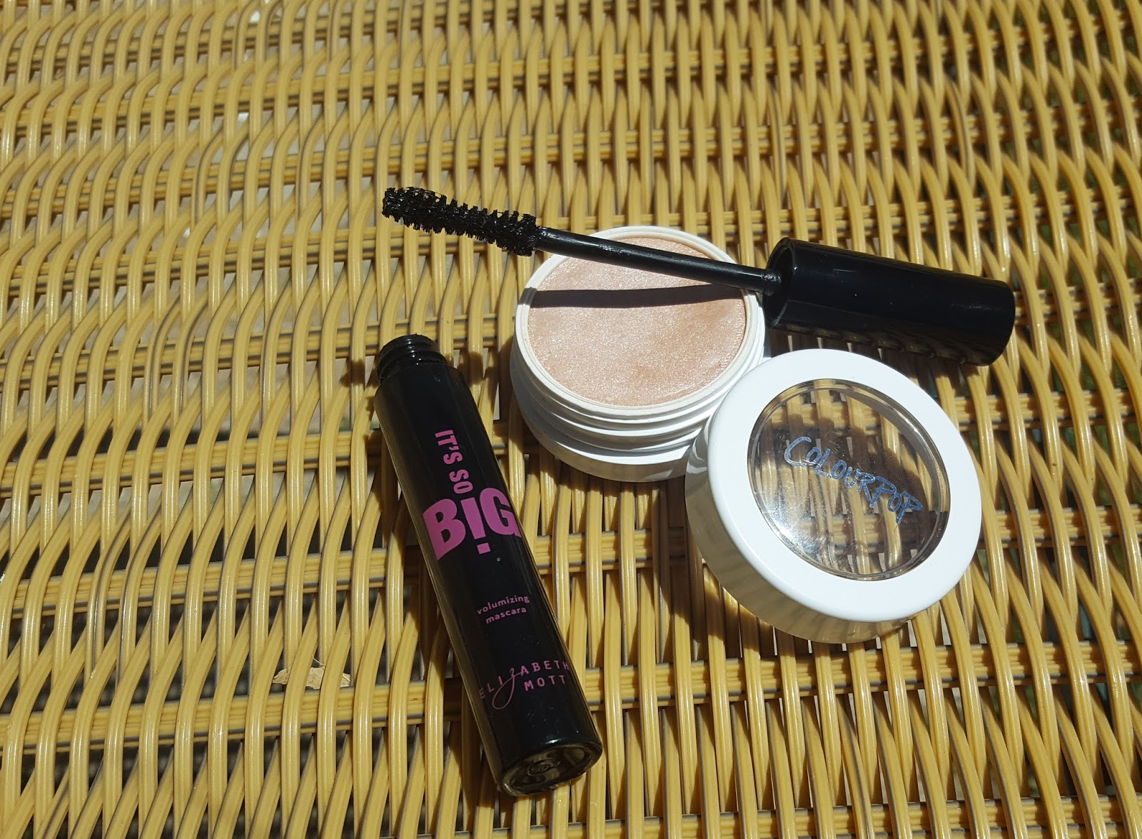 Best SmudgeProof Mascara for Dry Eyes Amber But Better