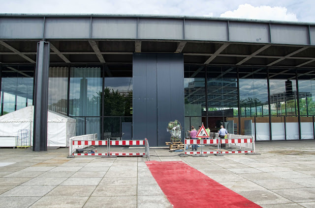 Baustelle Neue Nationalgalerie, Baumaschine für Innenarbeiten, Potsdamer Straße 50, 10785 Berlin, 04.06.2014