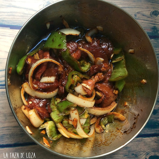 Bulgogi Coreano (Carne de Ternera & Verduras) | La Taza de Loza