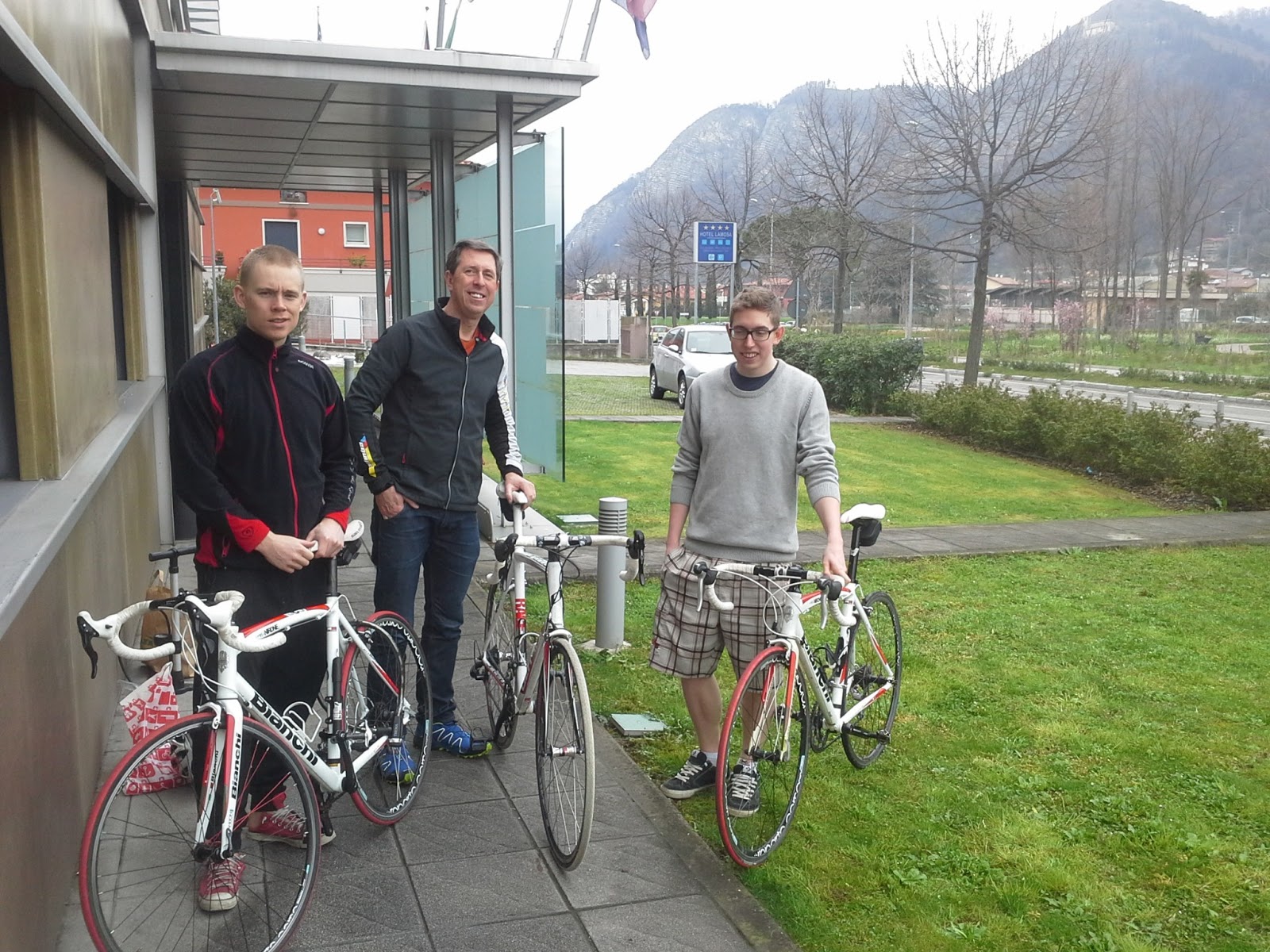 carbon road bikes rental iseo lake