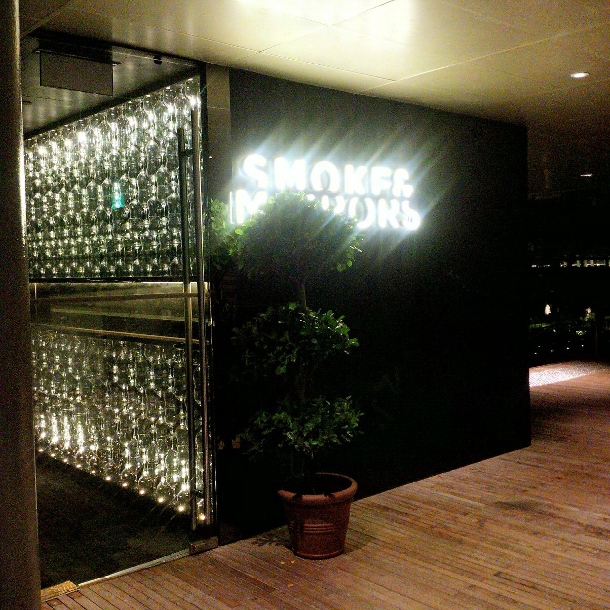 TheArcticStar's Tales Chilling out at Smoke & Mirrors Lounge