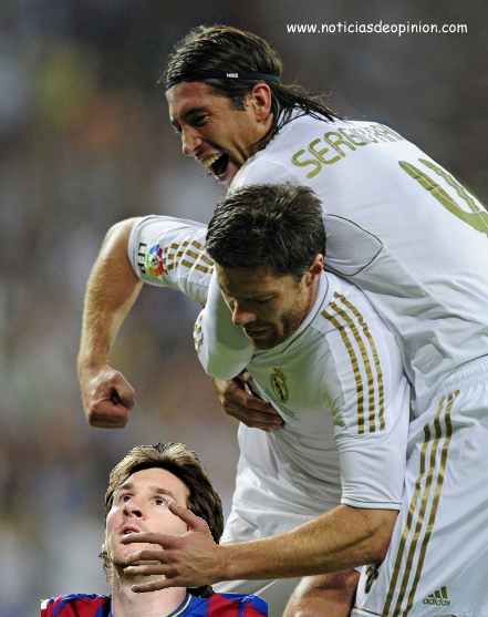 Fotos del Madrid-Barça editadas con Photoshop (ida de la Supercopa 2011) Fotos del Madrid-Barça editadas con Photoshop (ida de la Supercopa 2011)