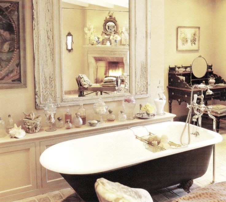 Eye For Design: How To Create A French Bathroom