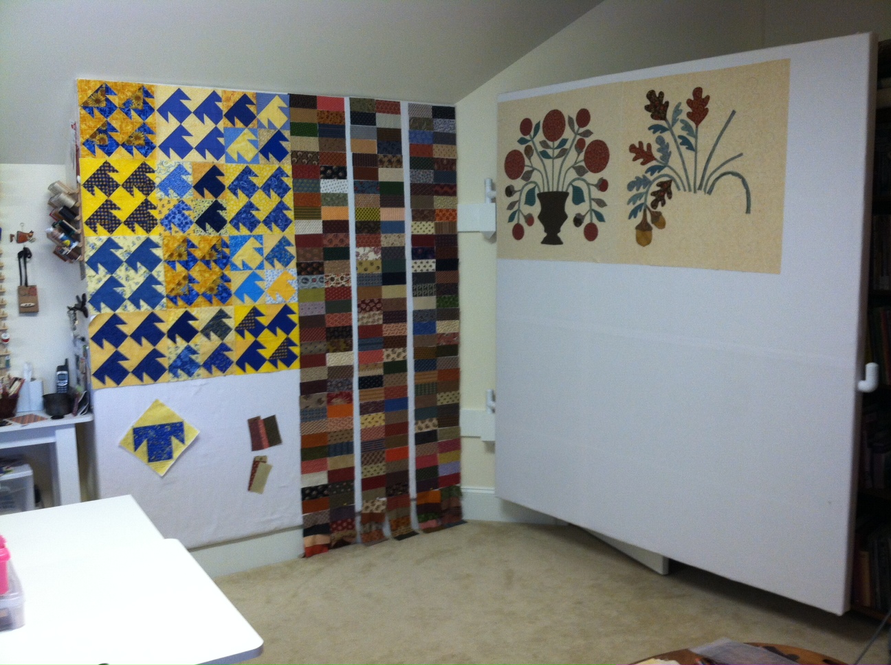 Grammy Quilts: An Awesome Hinged Design Wall Made by My Awesome Husband!