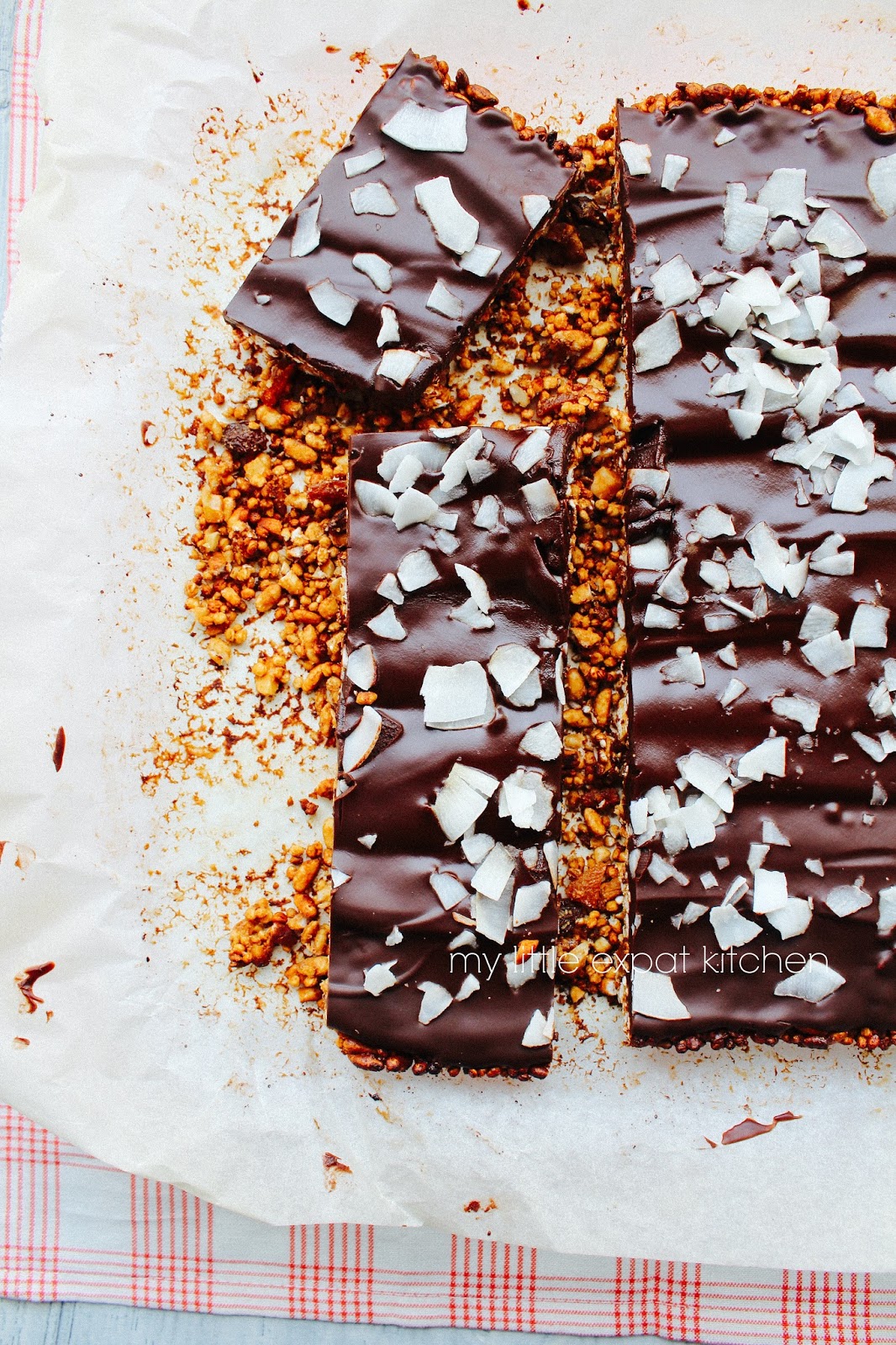 My Little Expat Kitchen Puffed quinoa granola bars with dark chocolate