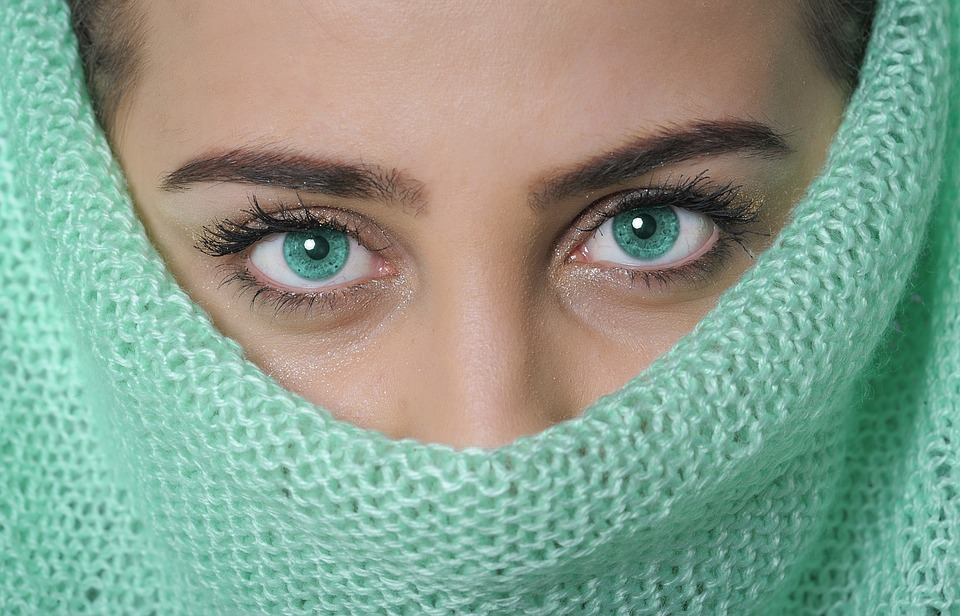 Natural Methods for Dealing with Bags Under Your Eye