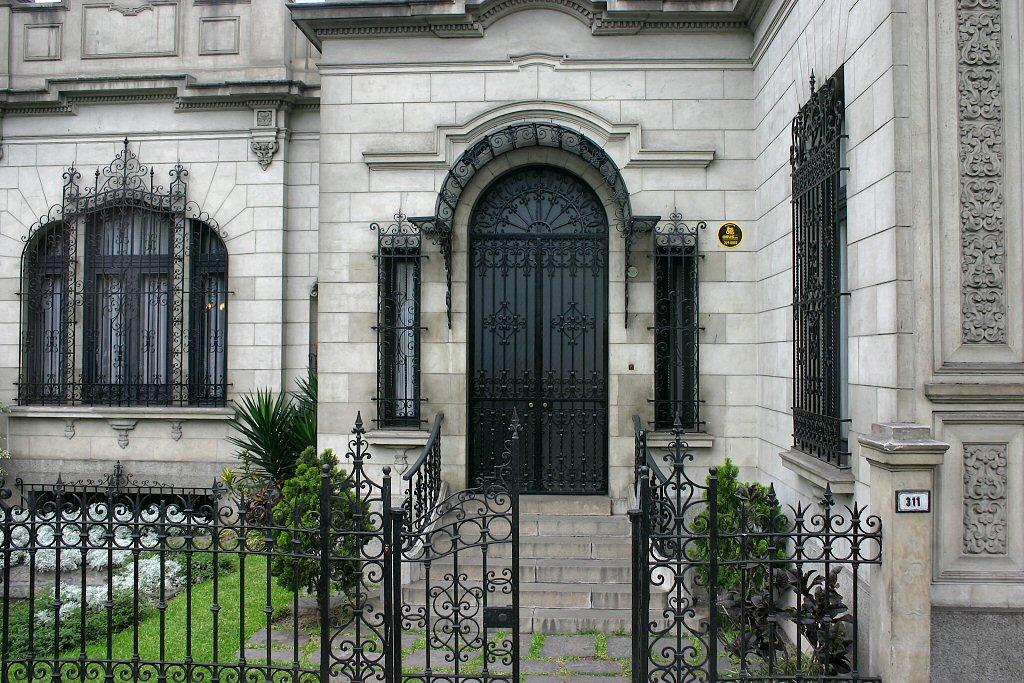 Antigua Casa García Alvarado en Miraflores - Lima - Perú: La Fachada