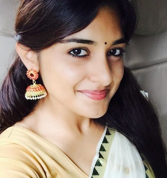 South Indian Actress Wallpapers In Hd Niveda Thomas Hot And Spicy Pictures