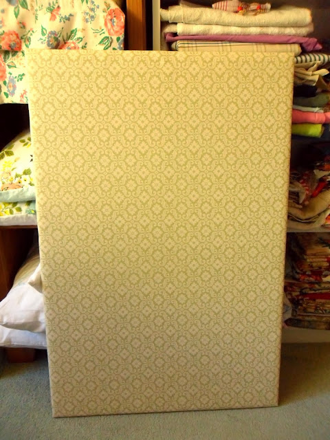 gillyflower: How to Make a Fabric Covered Notice Board