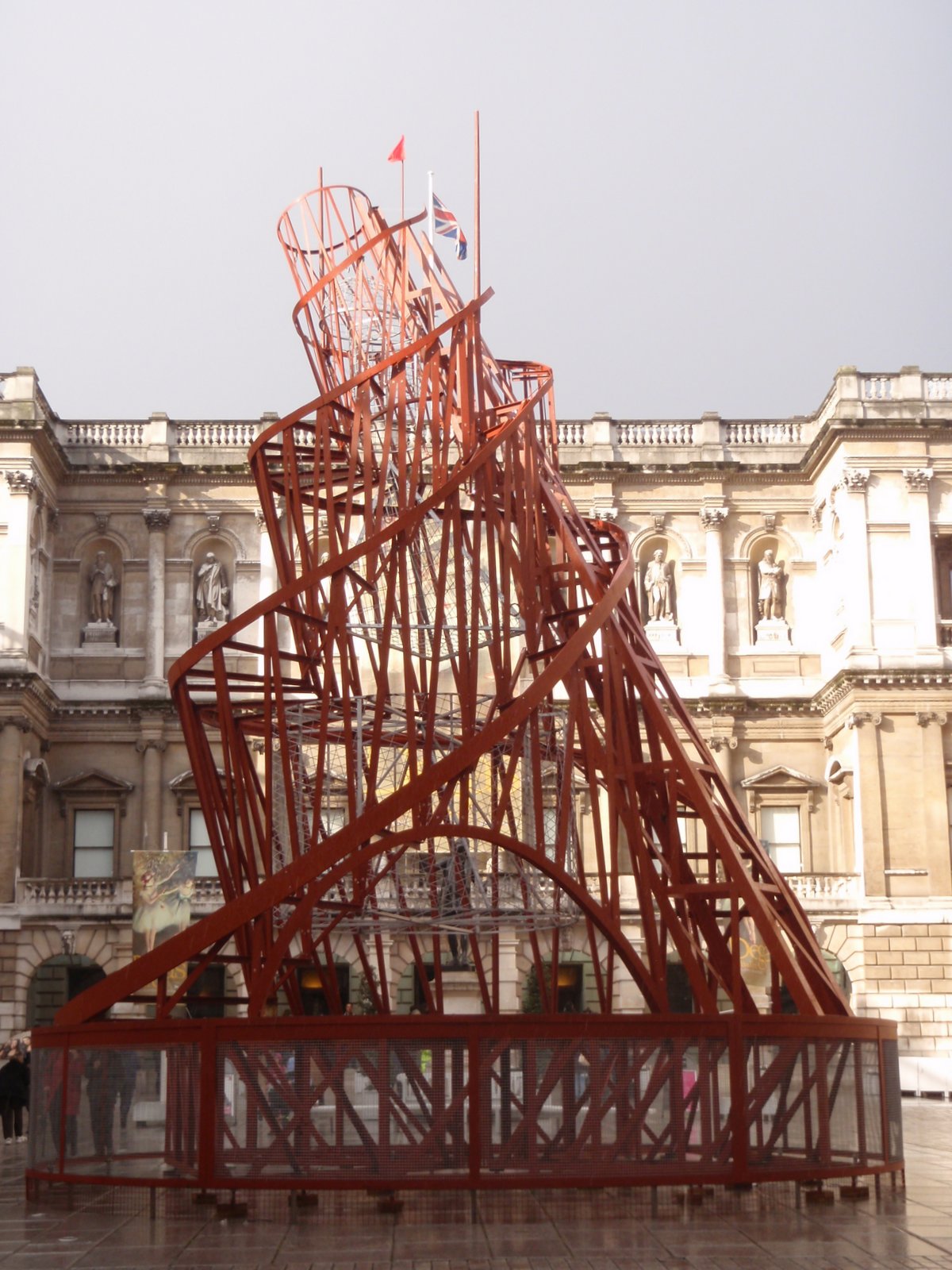 Татлин с башней