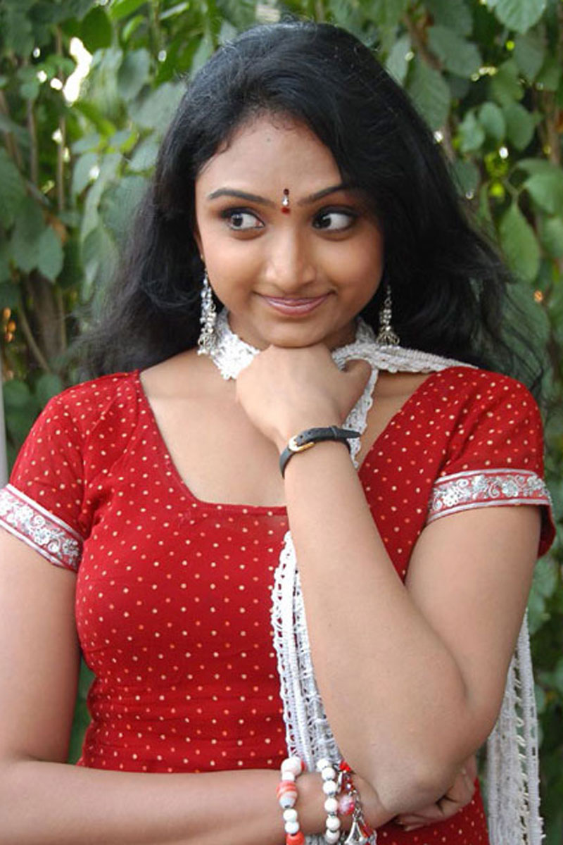 Tollywood Aunties and Actresses: Raksha Aunty hot in saree 1