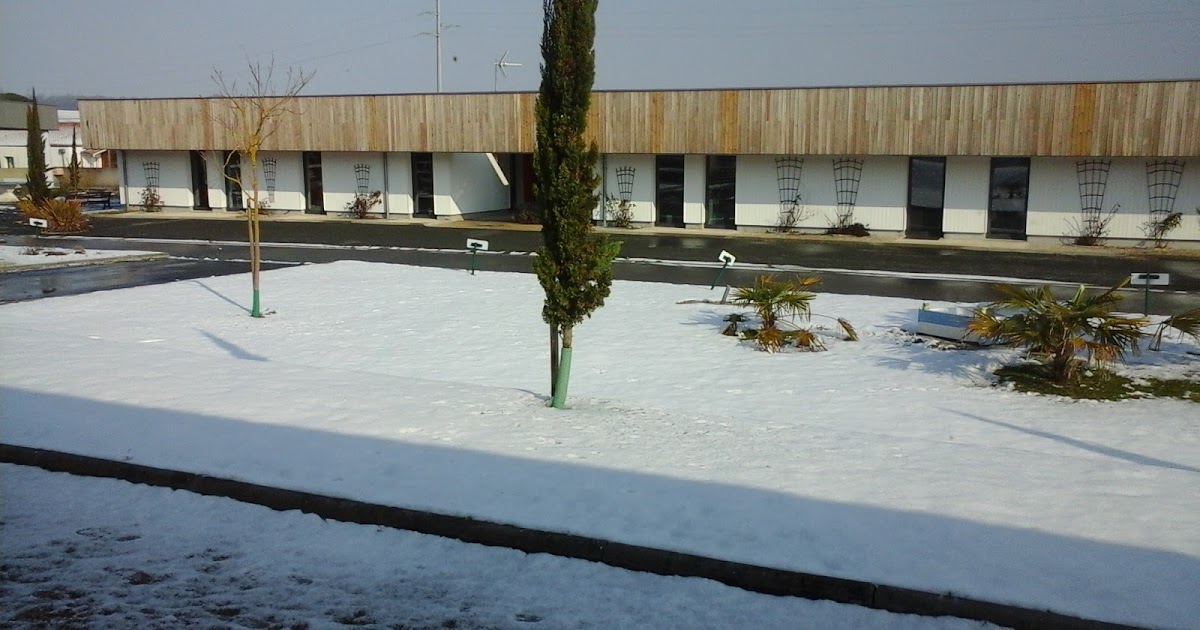 IMPro IME Les Coteaux L'école sous la neige
