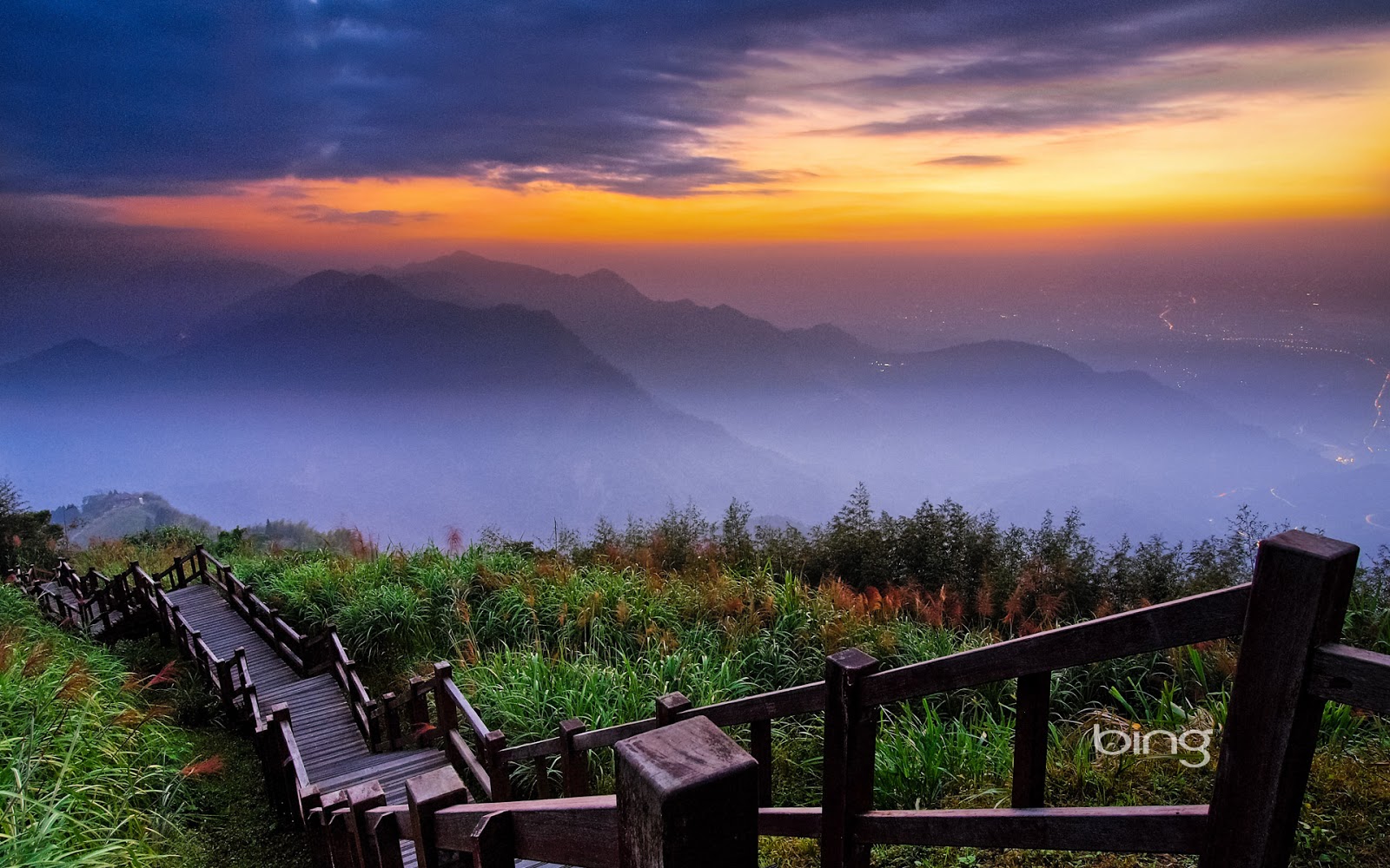 how to get bing daily wallpapers on
