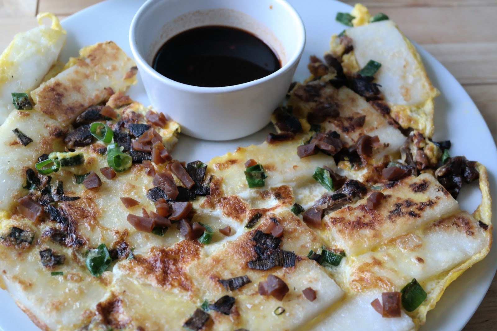 Banh Bot Chien, Vietnamese Fried Rice Flour Cake with Eggs