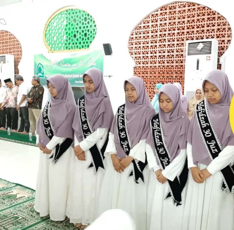 Wisuda Hafiz Hafizah RIAB tahun 2019 Ruhul Islam Anak Bangsa