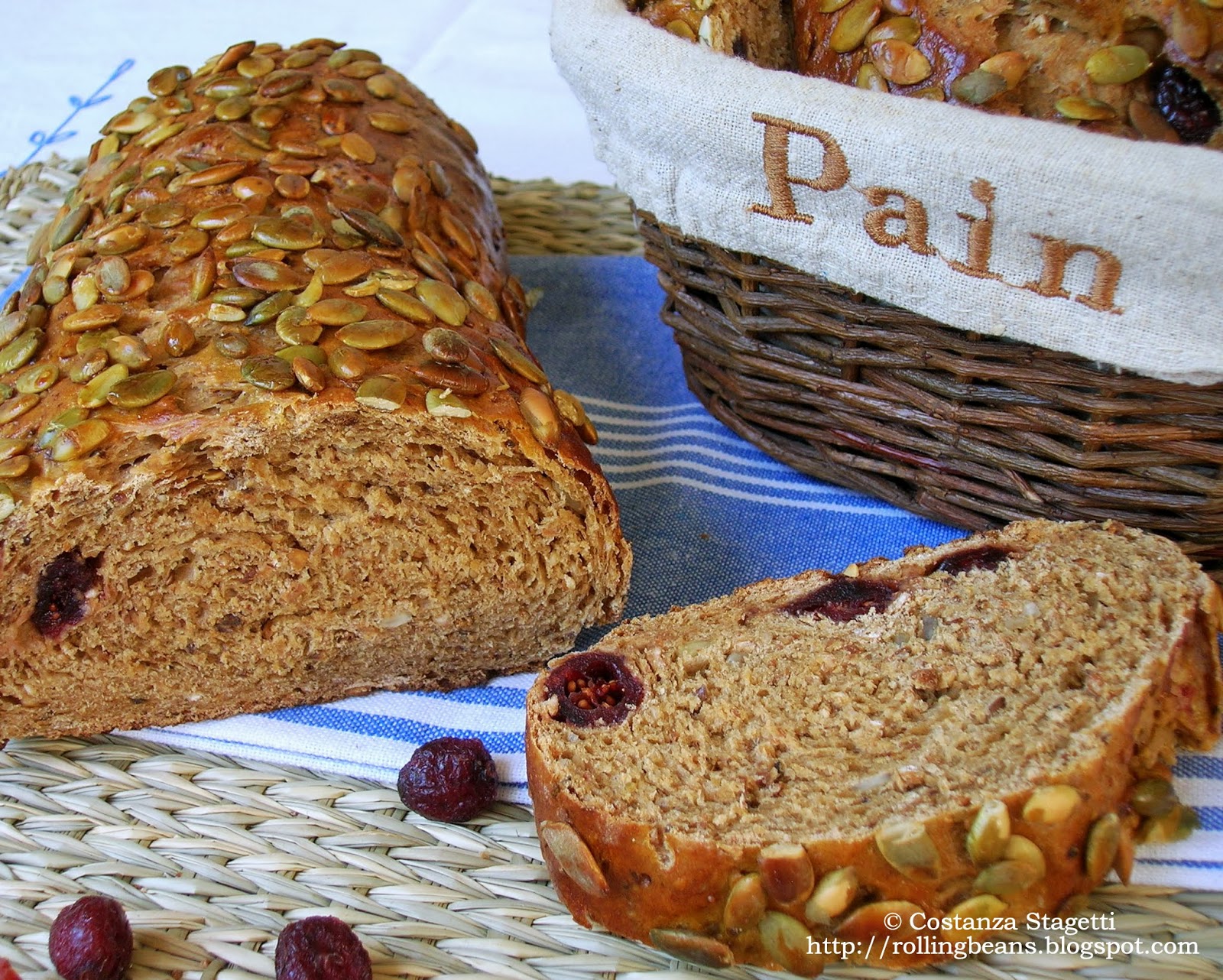 pane integrale ai mirtilli rossi