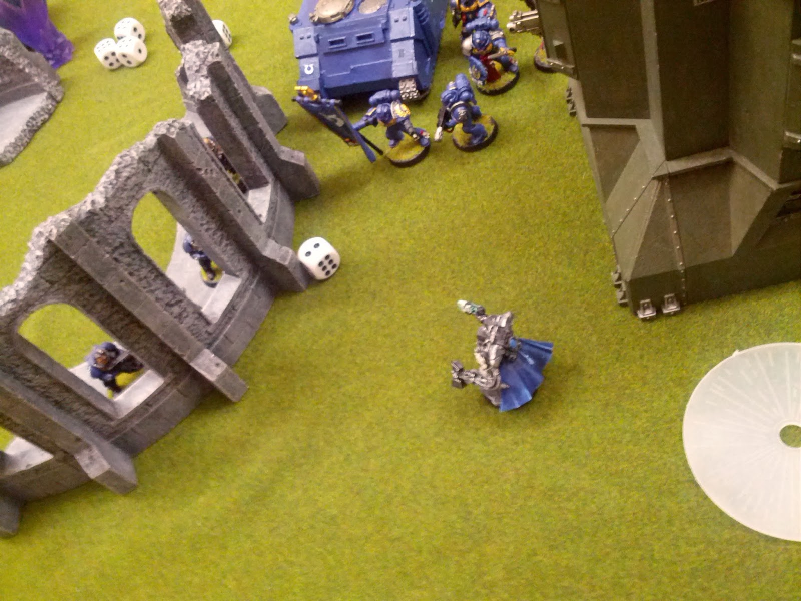 Mikeymajq's Warhammer Iron Hands vs. Ultramarines 1500 pts
