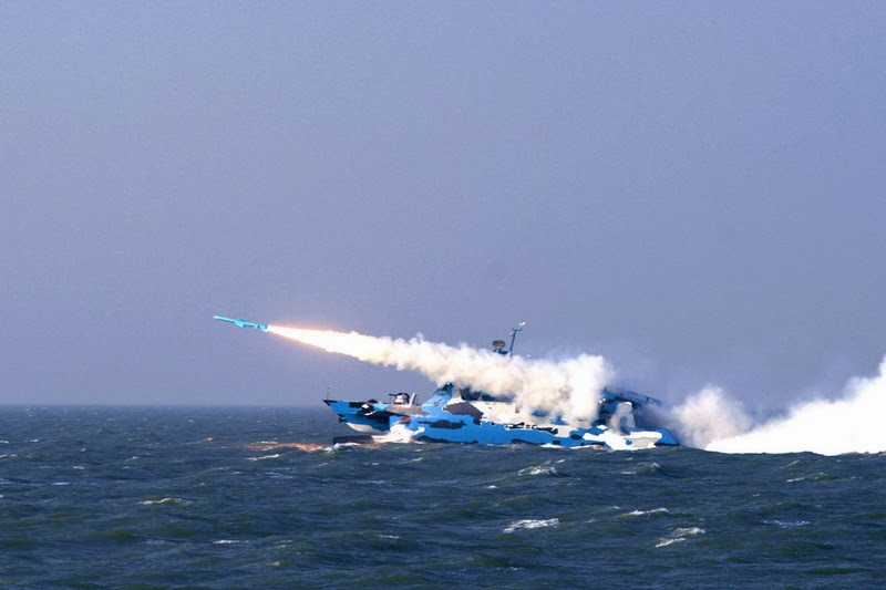 Type+022+(Houbei+Class)+Fast+Attack+Missile+Craft+PAKISTAN+NAVY+EXPORT+stealth+features+wave-piercing+catamaran+hulls+The+People's+Liberation+Army+Navy+(PLAN+or+PLA+Navy)+export++8+YJ-83+anti-ship+missi+(7).jpg