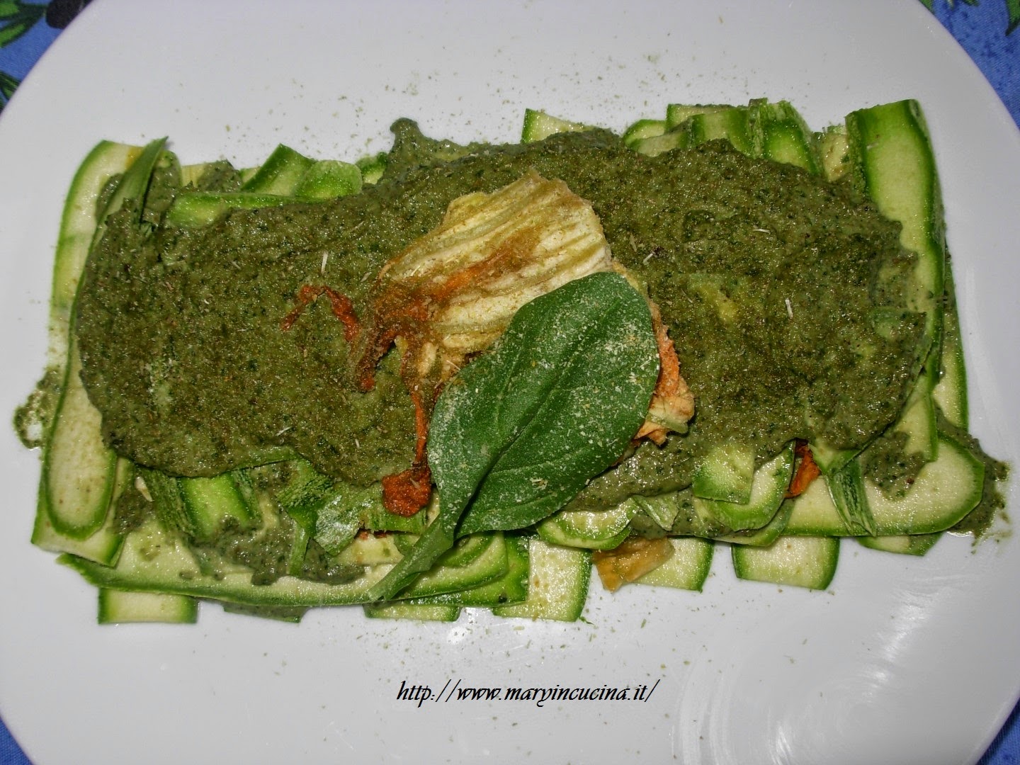 lasagne raw zucchine e pesto