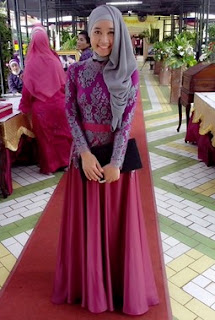 Model Kebaya Muslim Dari Bahan Brokat Contoh Long Dress Brokat Muslim Desain Mewah Dan Elegan