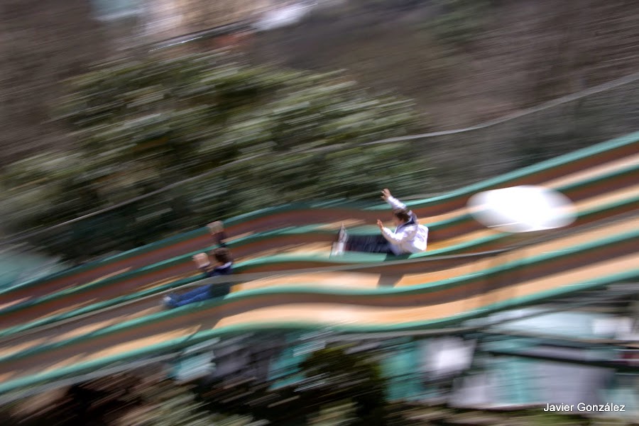 fotos con fondo en movimiento y con el sujeto parado 