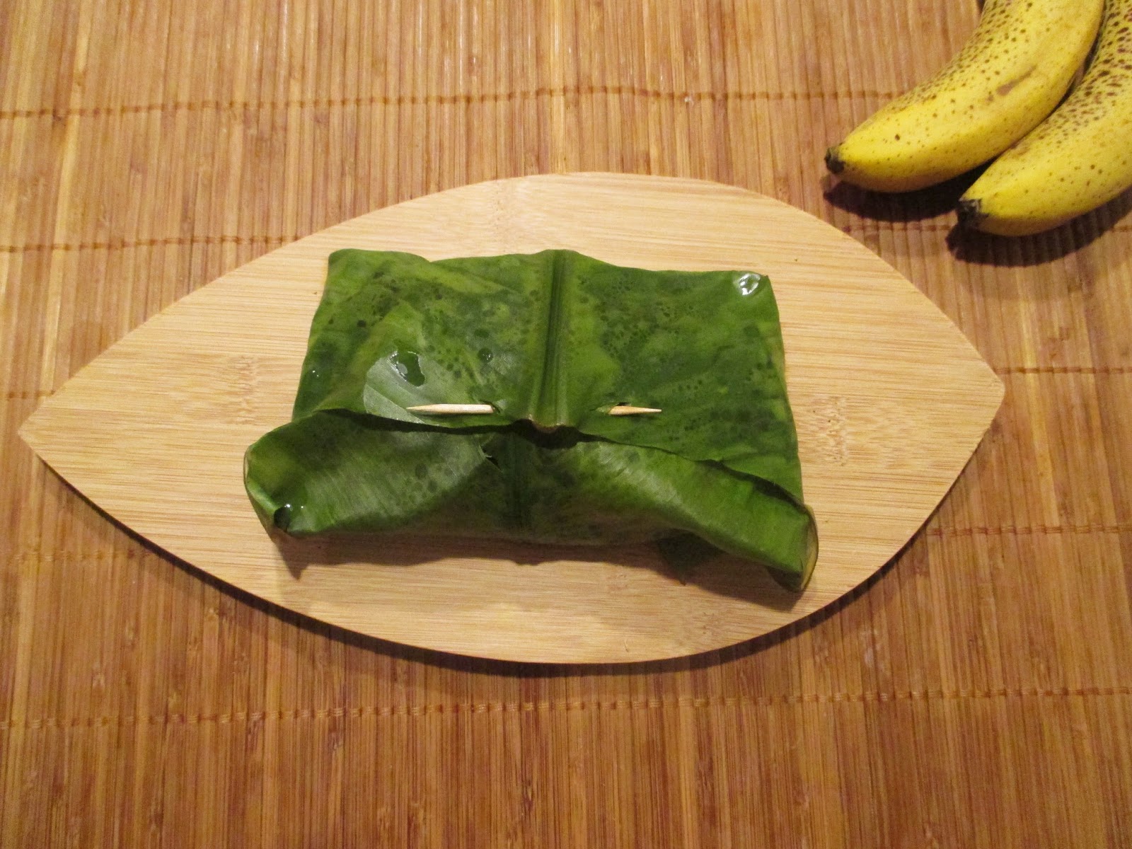 Otaku Family: Lachs im Bananenblatt